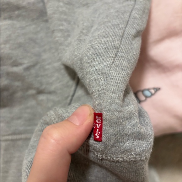 3 for$25 Levi’s women logo hoodie - Picture 5 of 5